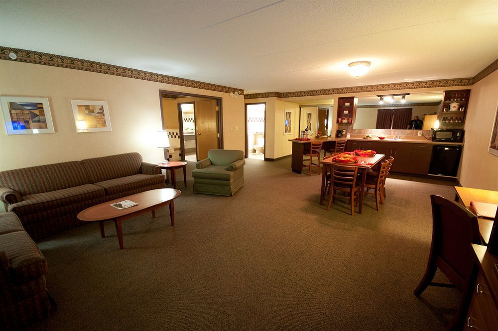 Canad Inns Destination Centre Club Regent Casino Hotel Виннипег Экстерьер фото